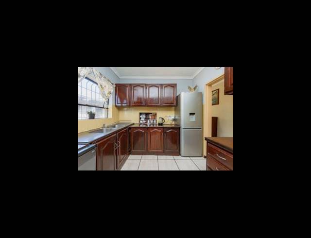 3 BEDROOM HOUSE FOR SALE IN BRACKENHURST